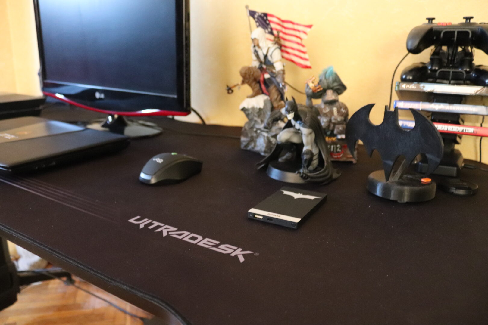 Zdjęcie okładkowe wpisu Test: Biurko dla graczy Ultradesk Grand – wielkie jest piękne