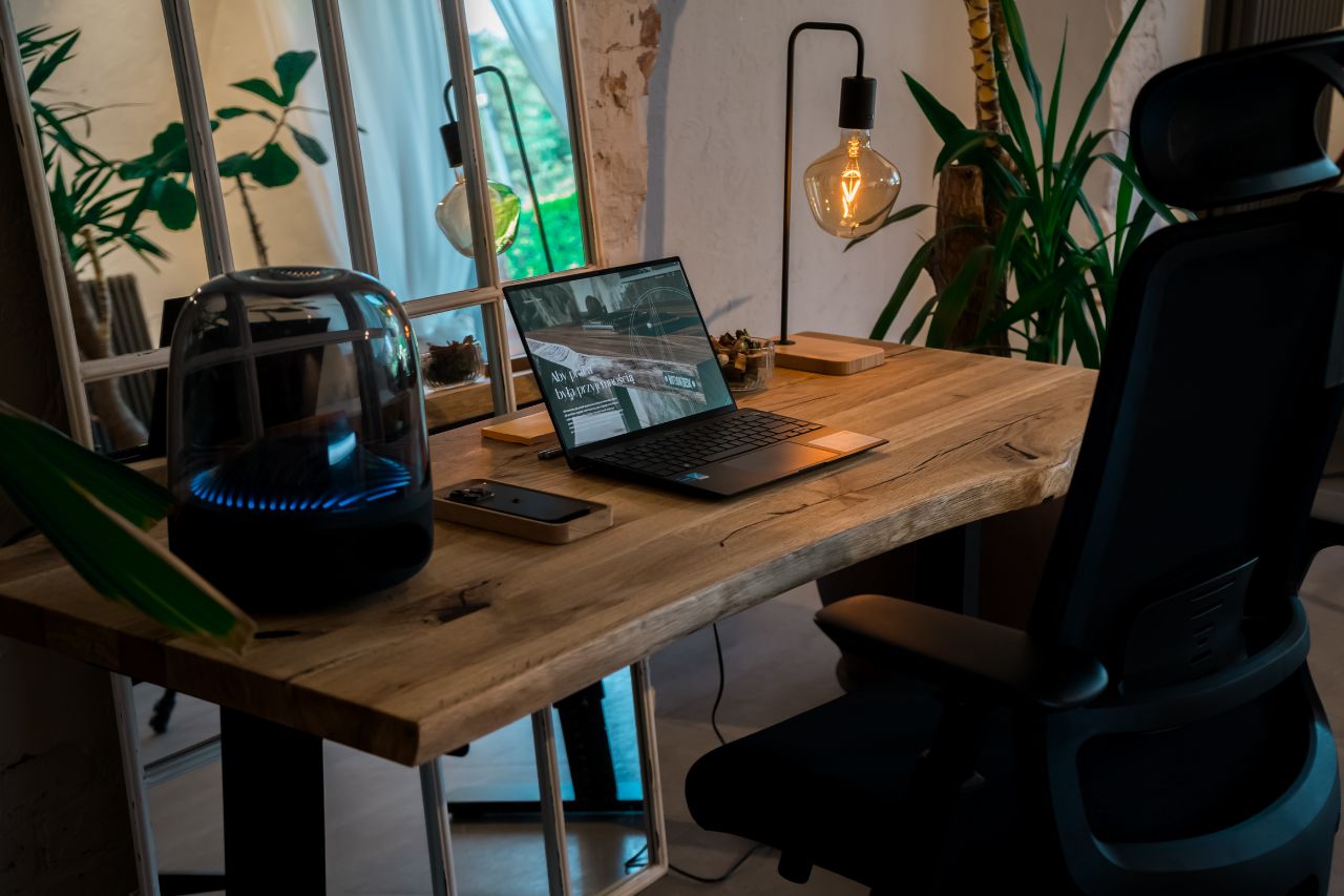 Zdjęcie okładkowe wpisu Jak dostosować swoje biuro do zasad ergonomii w kilku prostych krokach?