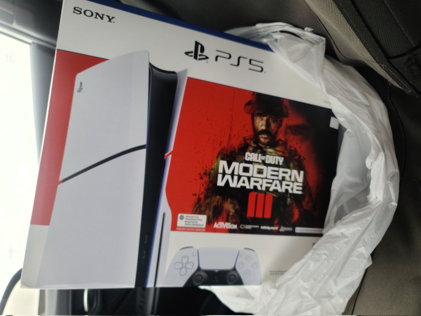 Zdjęcie okładkowe wpisu Pierwsze zdjęcia PS5 Slim w domowych warunkach