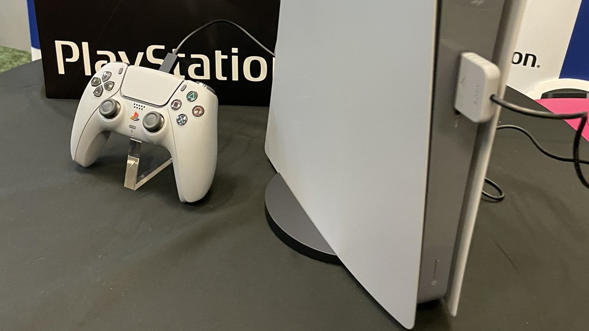 Zdjęcie okładkowe wpisu Kontroler inspirowany pierwszym PlayStation na imprezie pożegnalnej Jima Ryana