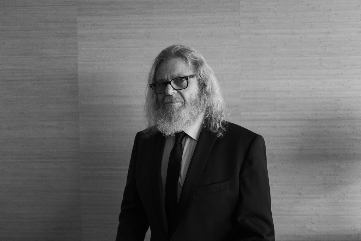 Zdjęcie okładkowe wpisu Gustavo Santaolalla w Polsce. Zaplanowano koncert muzyki z gier The Last of Us