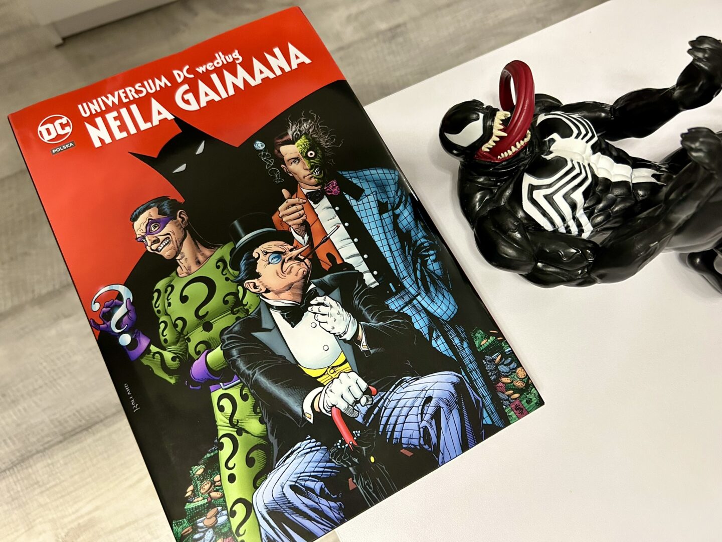 Zdjęcie okładkowe wpisu Recenzja komiksu: Uniwersum DC według Neila Gaimana