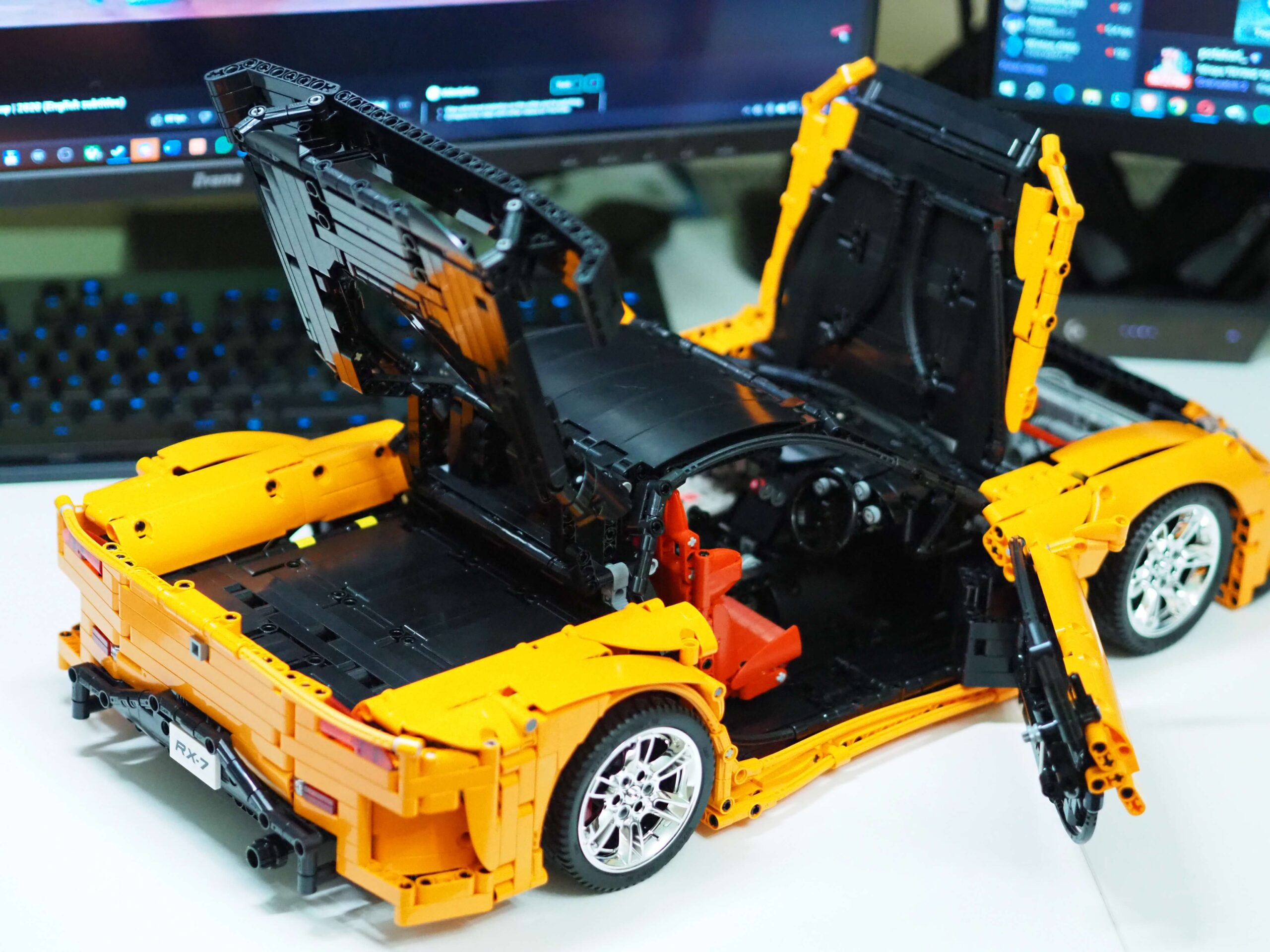 CaDA Mazda RX-7 C61502W