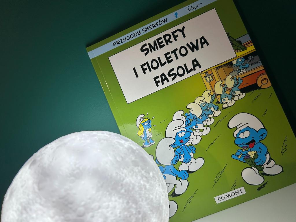Zdjęcie okładkowe wpisu Recenzja komiksu: Przygody Smerfów. Smerfy i fioletowa jagoda. Tom 35