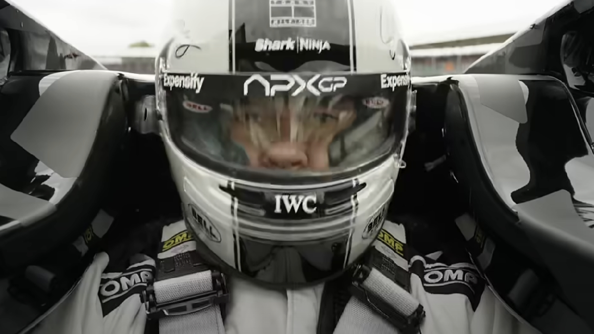 Zdjęcie okładkowe wpisu Brad Pitt kierowcą Formuły 1 w filmie F1 reżysera Top Gun: Maverick