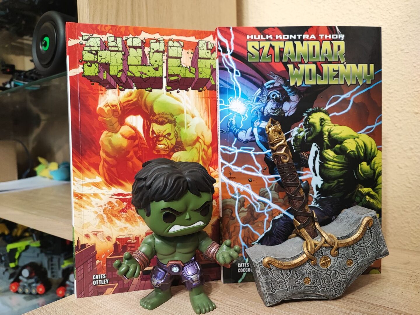 Zdjęcie okładkowe wpisu Recenzja komiksów: Hulk i Hulk kontra Thor. Sztandar wojenny