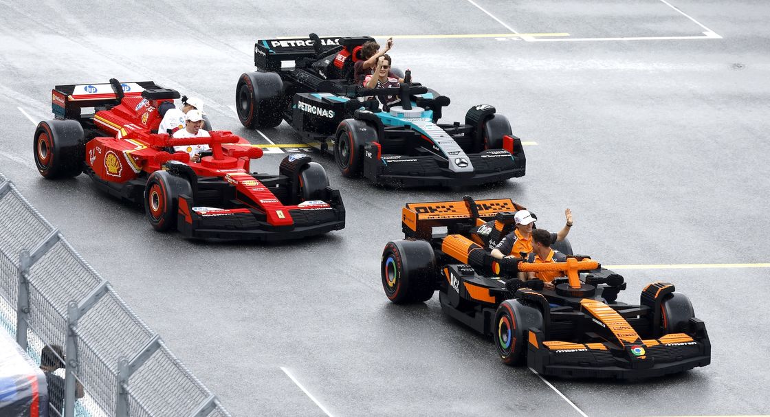 Zdjęcie okładkowe wpisu Zobacz paradę 10 dużych bolidów LEGO podczas GP Miami