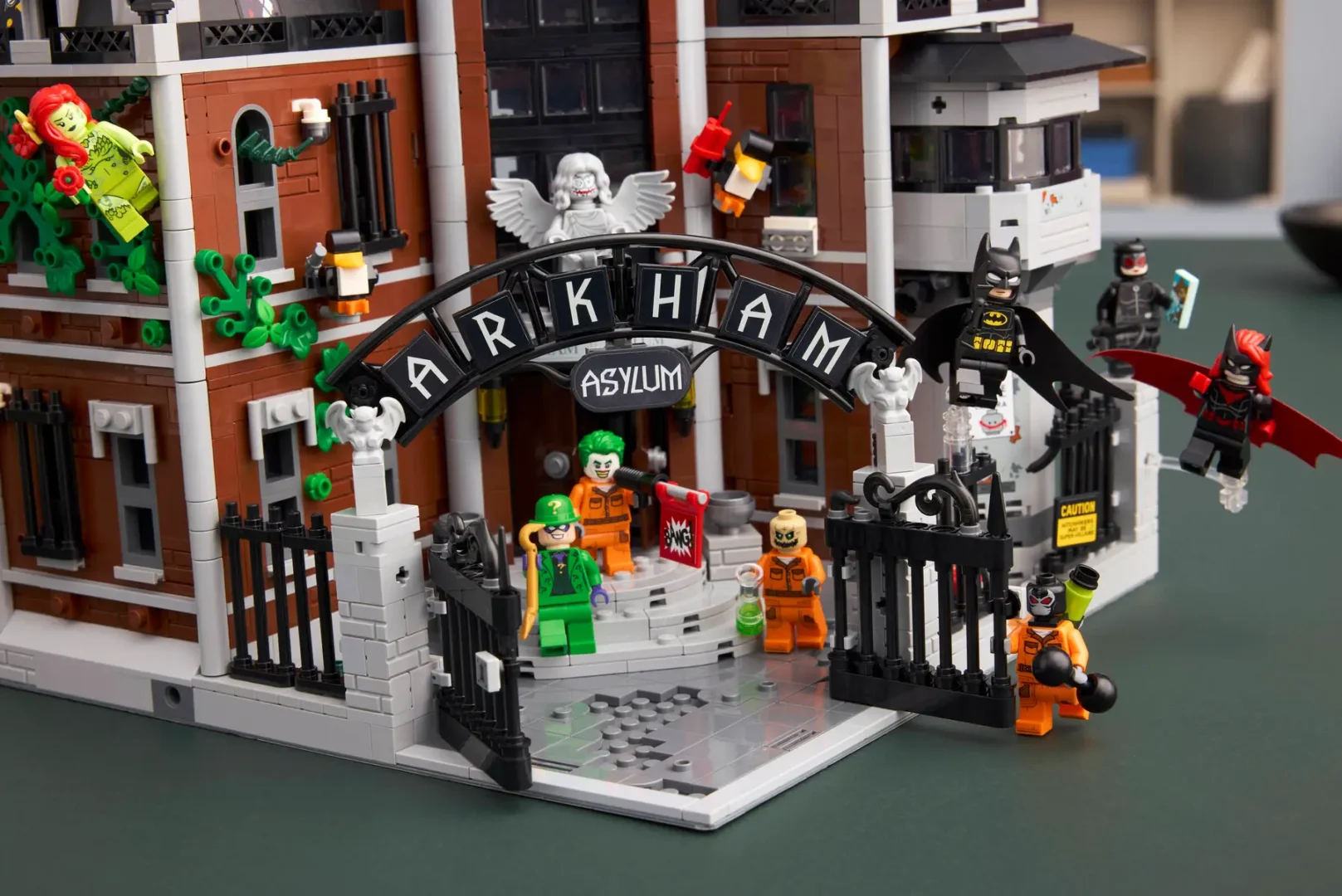 Zdjęcie okładkowe wpisu LEGO Arkham Asylum dostępne w przedsprzedaży