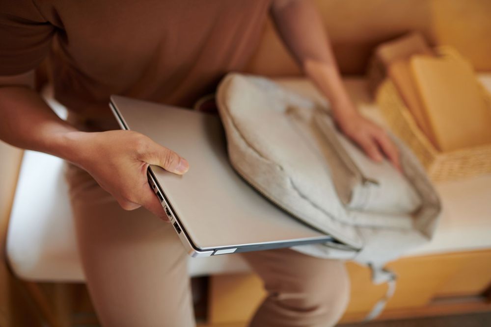 Zdjęcie okładkowe wpisu Pokrowiec na laptopa – niezbędny gadżet każdego użytkownika