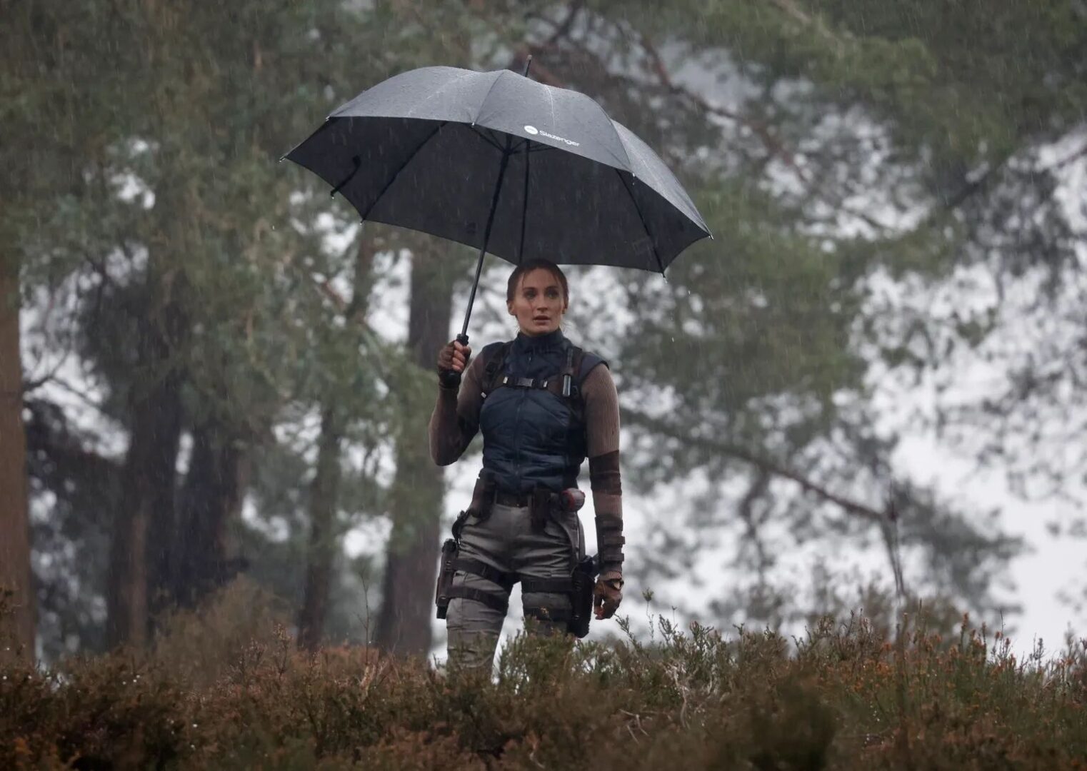 Zdjęcie okładkowe wpisu Pierwsze zdjęcia Sophie Turner w roli Lary Croft z planu Tomb Raider