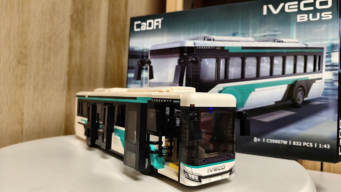 Zdjęcie okładkowe wpisu Recenzja klocków: CaDA C59007W IVECO Crossway Bus