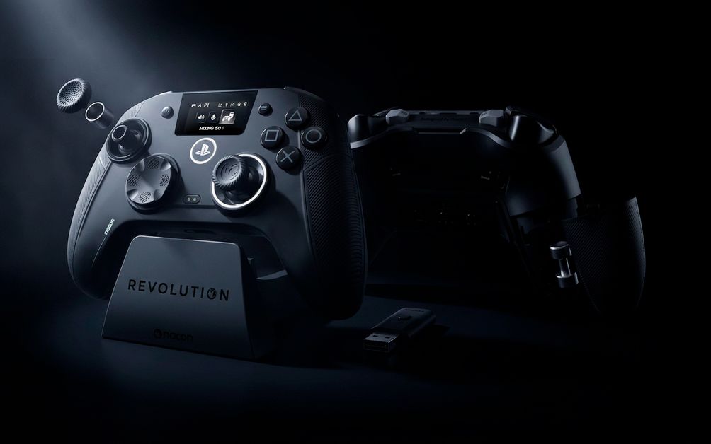 Zdjęcie okładkowe wpisu NACON Revolution 5 Unlimited – nowy kontroler premium do PS5 z ekranem i technologią TMR